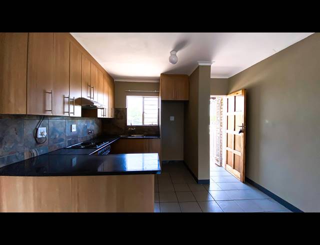 2 BEDROOM SECTIONAL TITLE FOR SALE IN KENLEAF